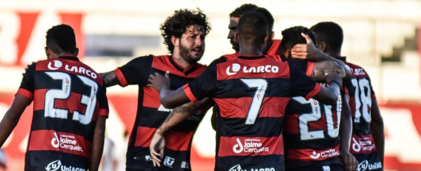 Vitória bate o Santa Cruz por 2 a 0 na estreia do Nordestão 2021