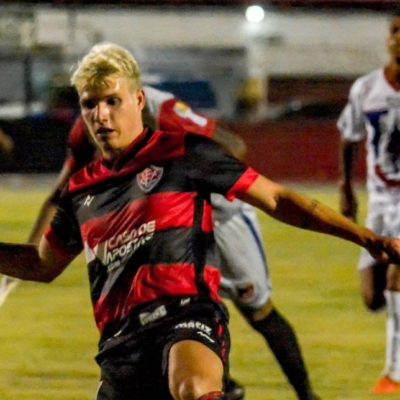Vitória cede empate nos acréscimos com o Unirb em 3 a 3 na estreia do Baianão