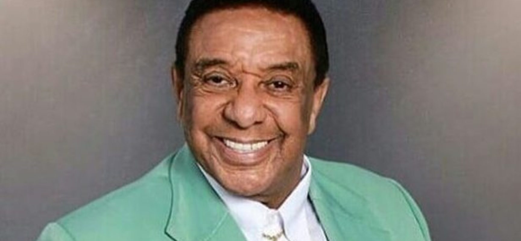 Agnaldo Timóteo segue em estado grave na UTI lutando contra a covid-19