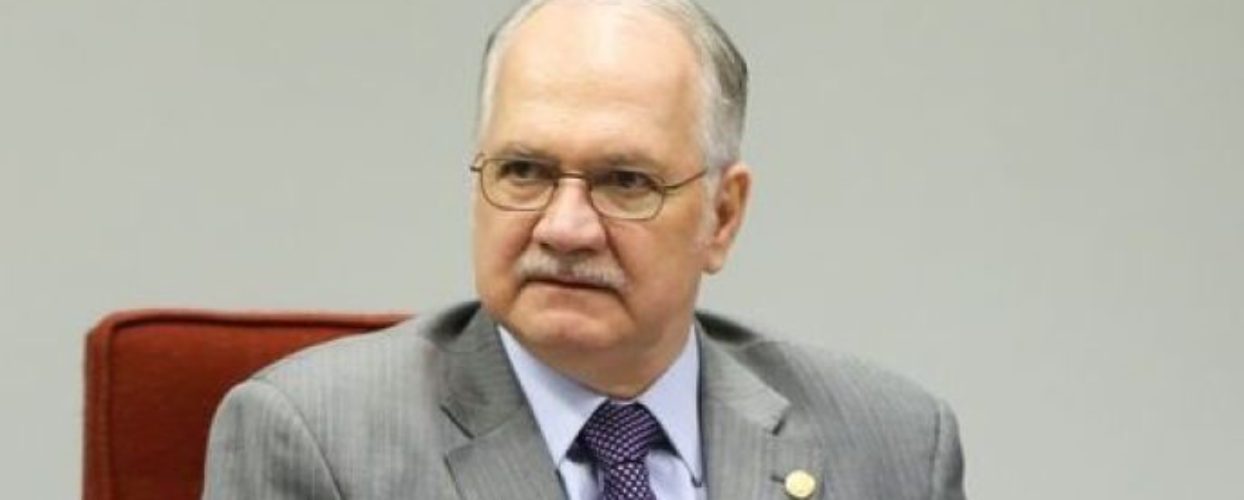 Fachin dá 72 horas para Mendonça responder a pedido da AGU contra afastamento de diretores da PF