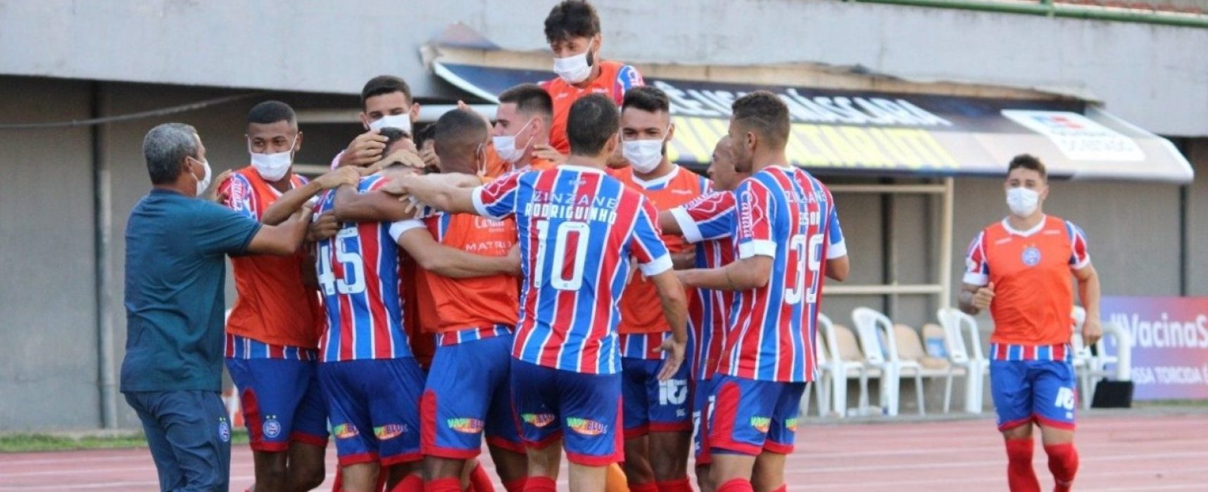 Bahia goleia o Sport por 4 a 0 e assume liderança do Grupo A do Nordestão