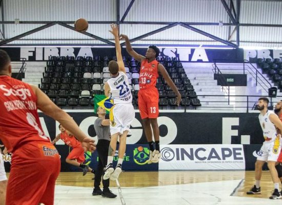 Blackstar/Unisociesc vence Vila Nova/AEGB pelo Brasileiro de basquete