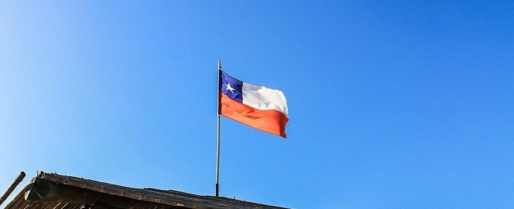 Chile impõe quarentena em hotel para quem chegar do Brasil