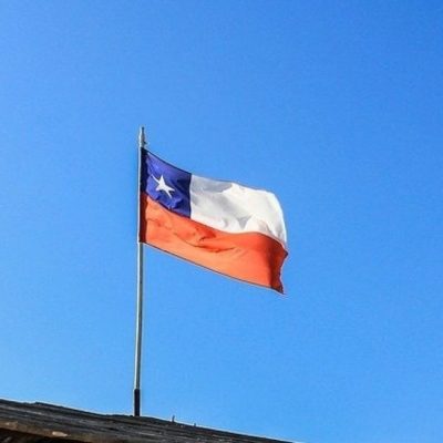 Chile impõe quarentena em hotel para quem chegar do Brasil