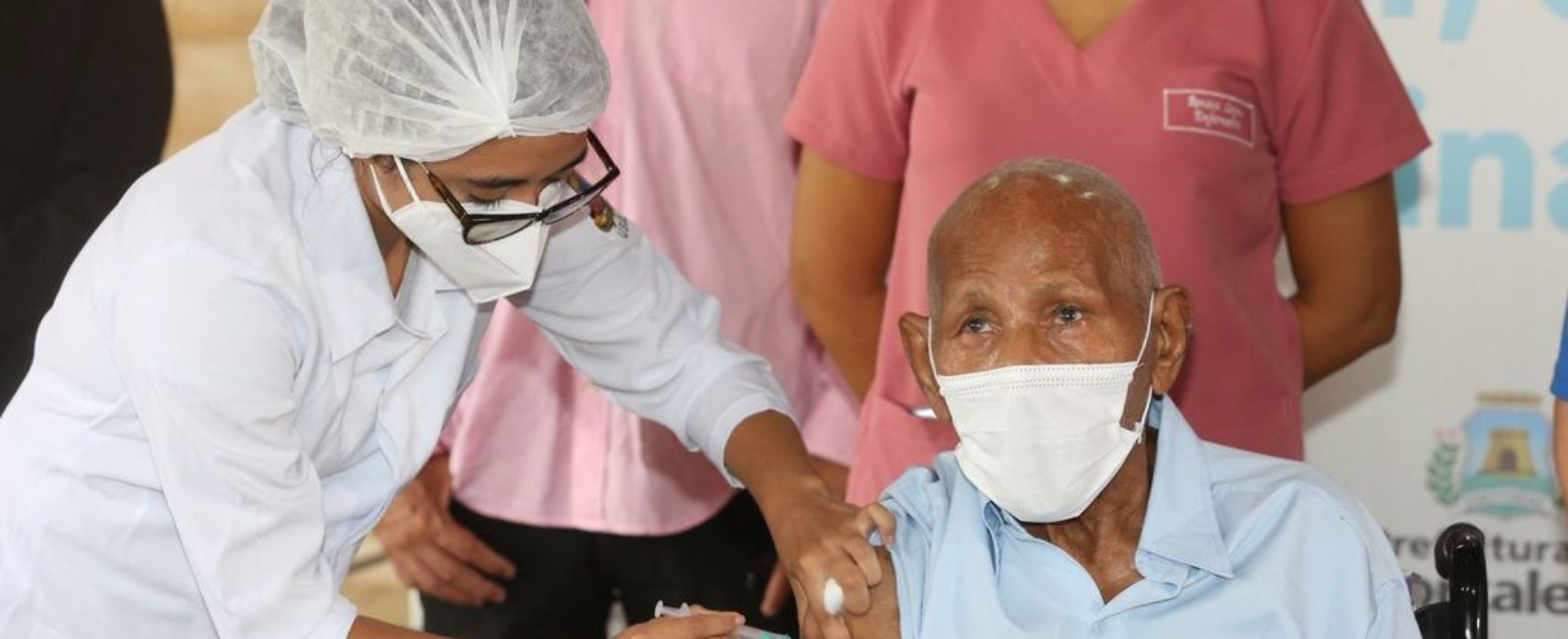 Covid-19: Ilhéus inicia vacinação na zona rural para idosos acamados e acima de 80 anos