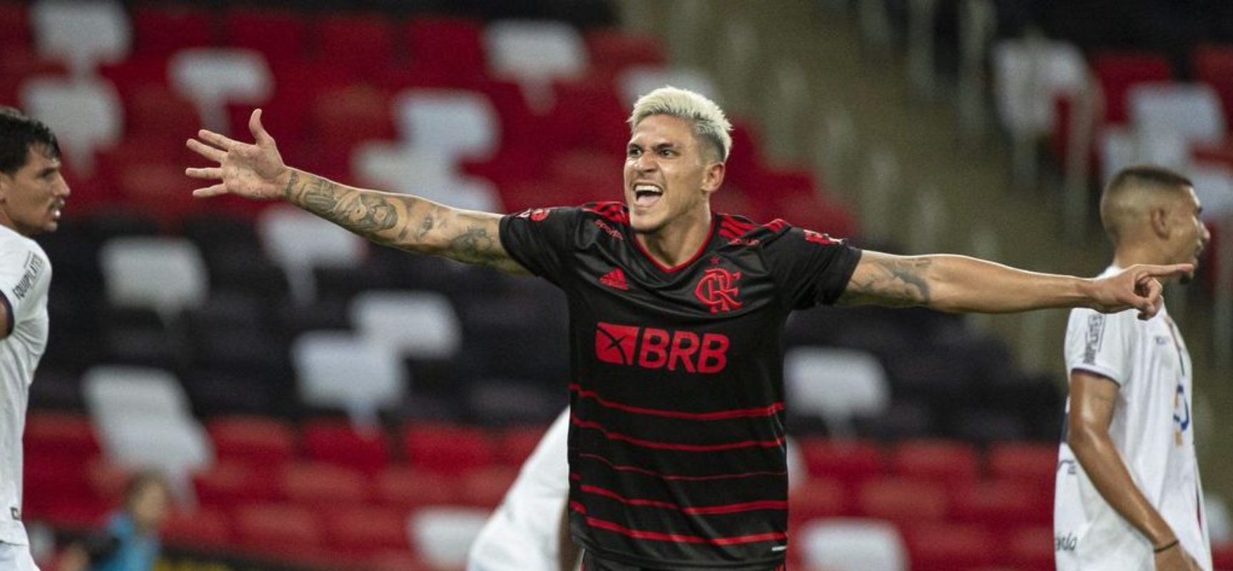 Flamengo supera Resende e assume liderança do Carioca