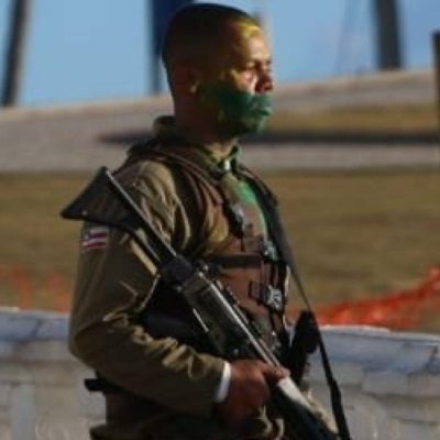 Morre o soldado da PM após surto e tiroteio no Farol da Barra