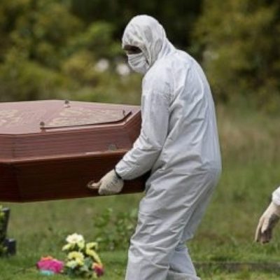 Na contramão do mundo, Brasil tem maior alta de mortes por Covid-19
