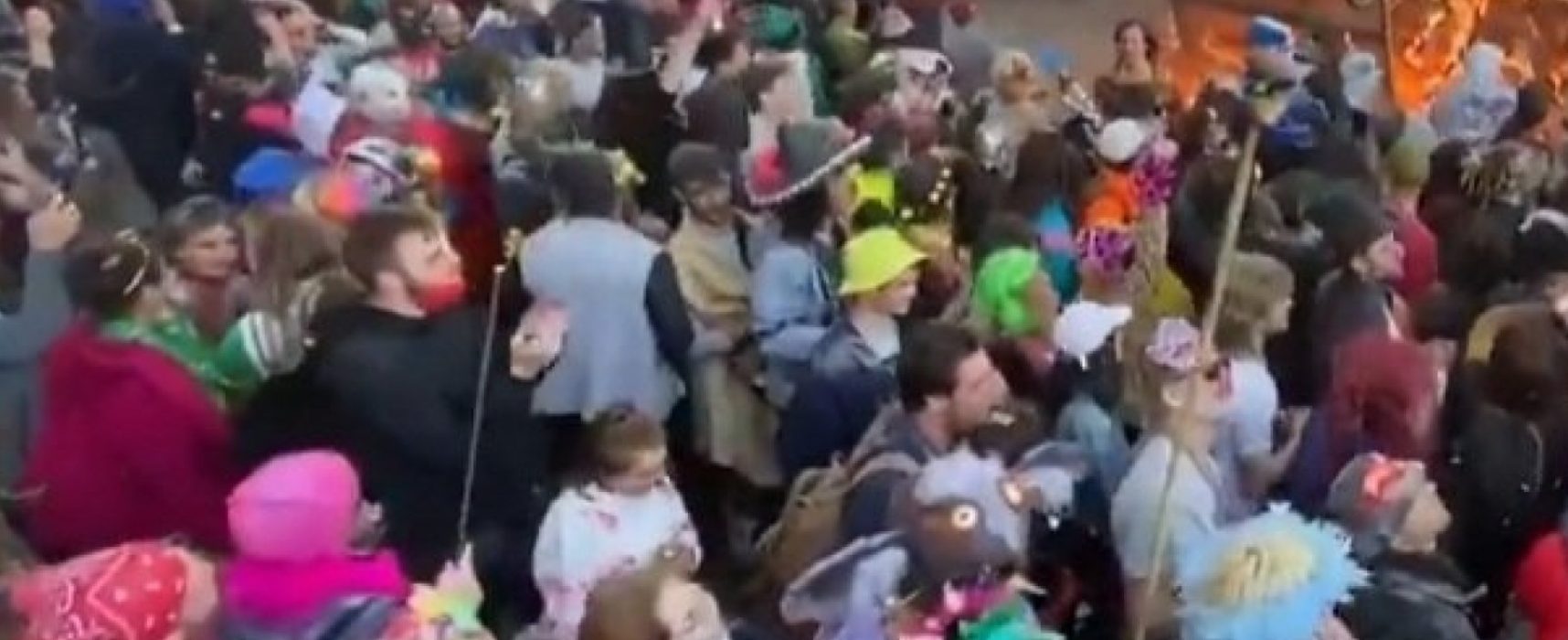 No sul da França, carnaval ilegal reúne cerca de 6,5 mil pessoas sem medidas contra Covid-19