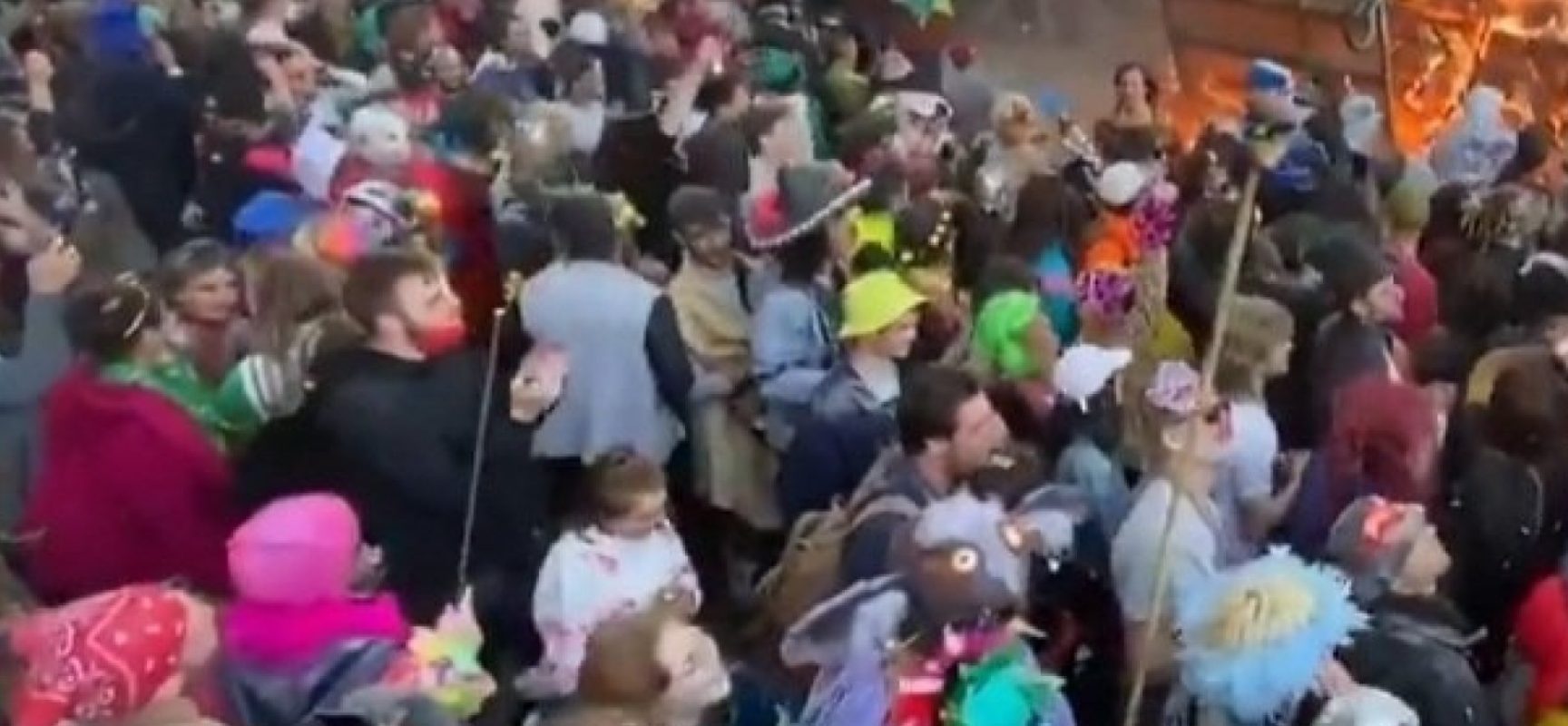 No sul da França, carnaval ilegal reúne cerca de 6,5 mil pessoas sem medidas contra Covid-19