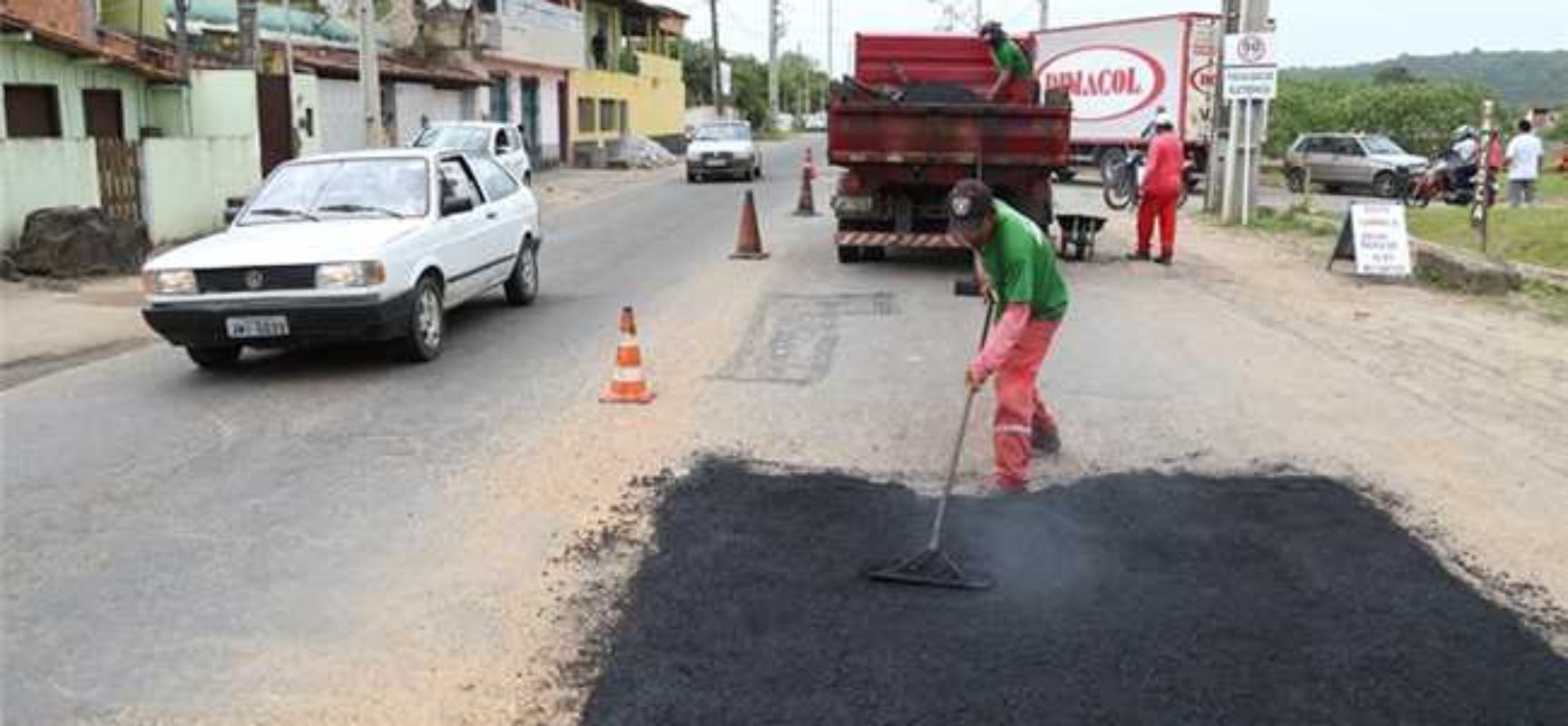 Operação tapa buracos da Prefeitura trabalha em 16 localidades de Ilhéus