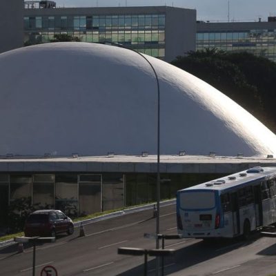 Senado aprova multa para discriminação salarial contra mulheres