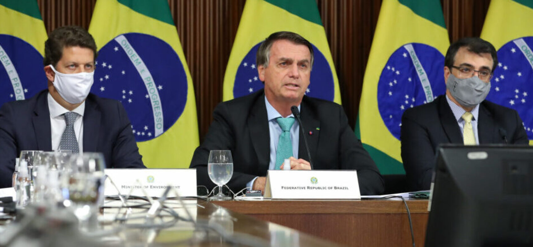 Bolsonaro promete na cúpula do clima combater desmatamento ambiental