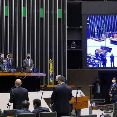 Câmara pode votar projeto que autoriza compra de vacinas por empresas