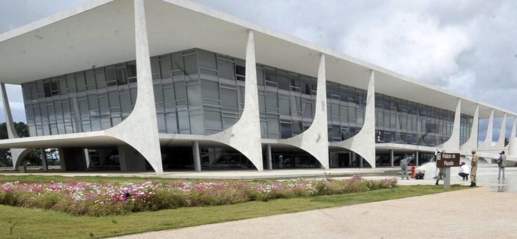 Decreto altera limite de execução orçamentária de sete ministérios