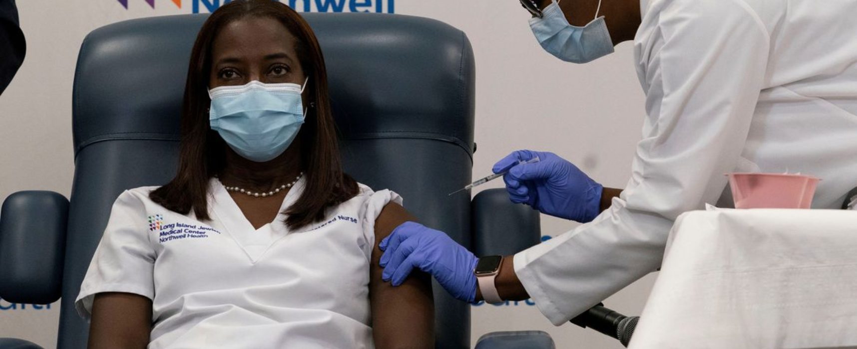 EUA dizem ter aplicado 165 milhões de doses de vacina contra covid-19