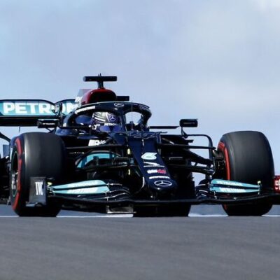 Hamilton volta a liderar em treino do GP de Portugal de Fórmula 1