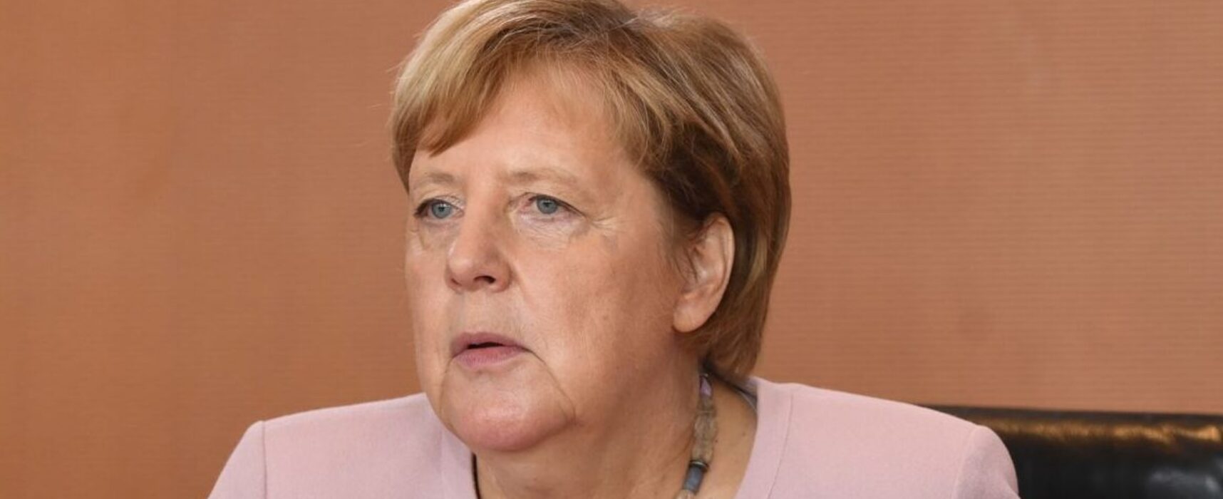 Lockdowns obrigatórios são vitais para conter covid-19, diz Merkel