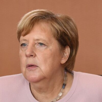 Lockdowns obrigatórios são vitais para conter covid-19, diz Merkel