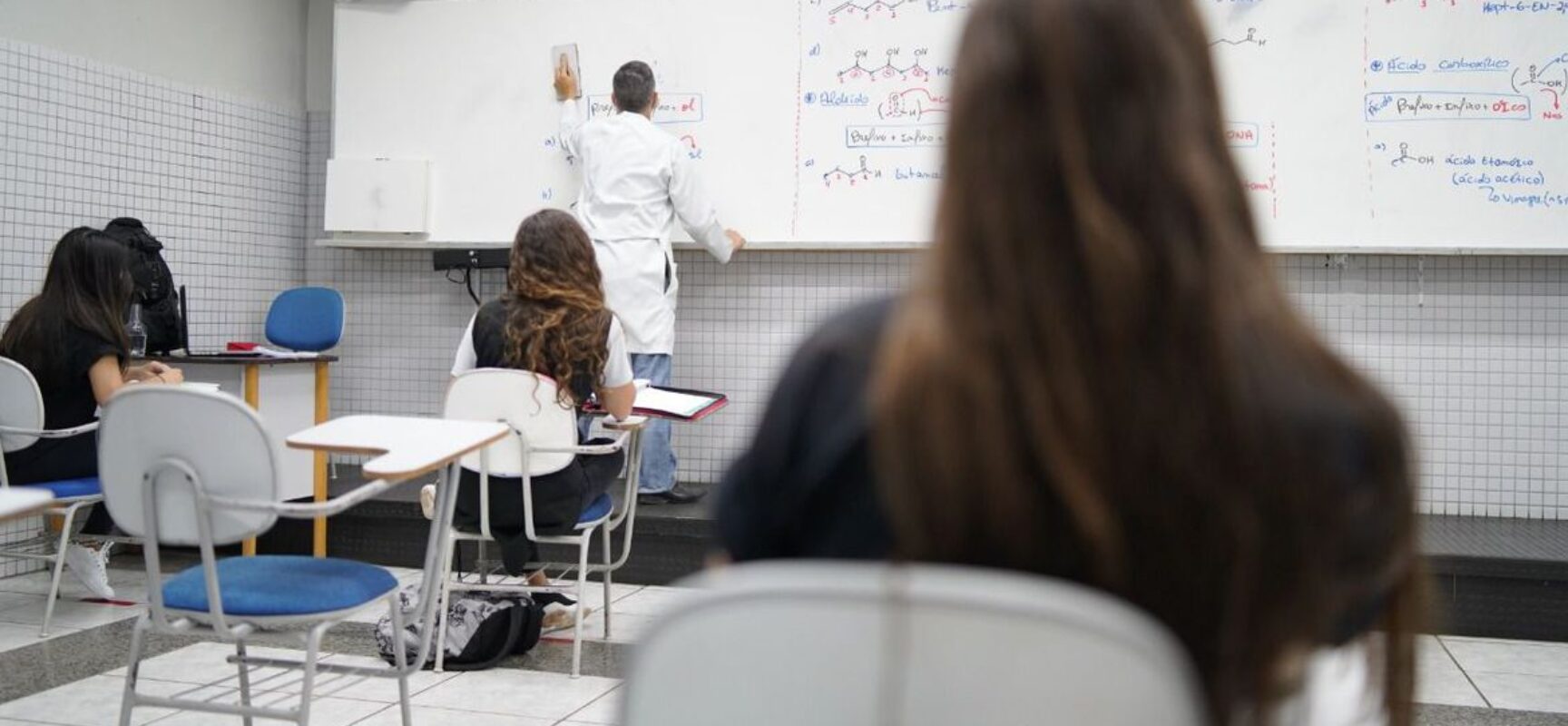 Mais de 5 milhões de crianças e adolescentes ficaram sem aulas em 2020