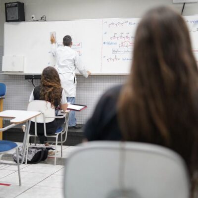 Mais de 5 milhões de crianças e adolescentes ficaram sem aulas em 2020