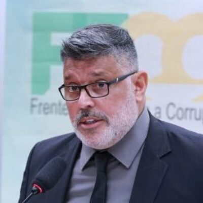Projeto reserva para idosos 5% das vagas do ensino público