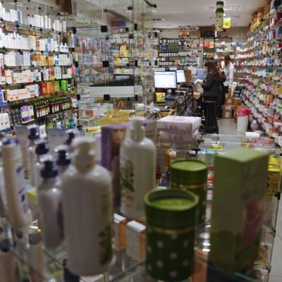 Justiça suspende resolução que permite prescrição de anticoncepcional por farmacêuticos