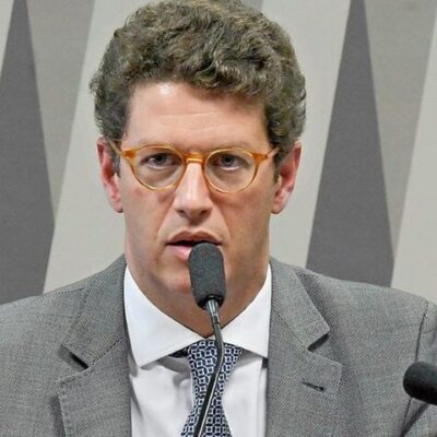 Salles: governo dobra recursos para combater desmatamento na Amazônia