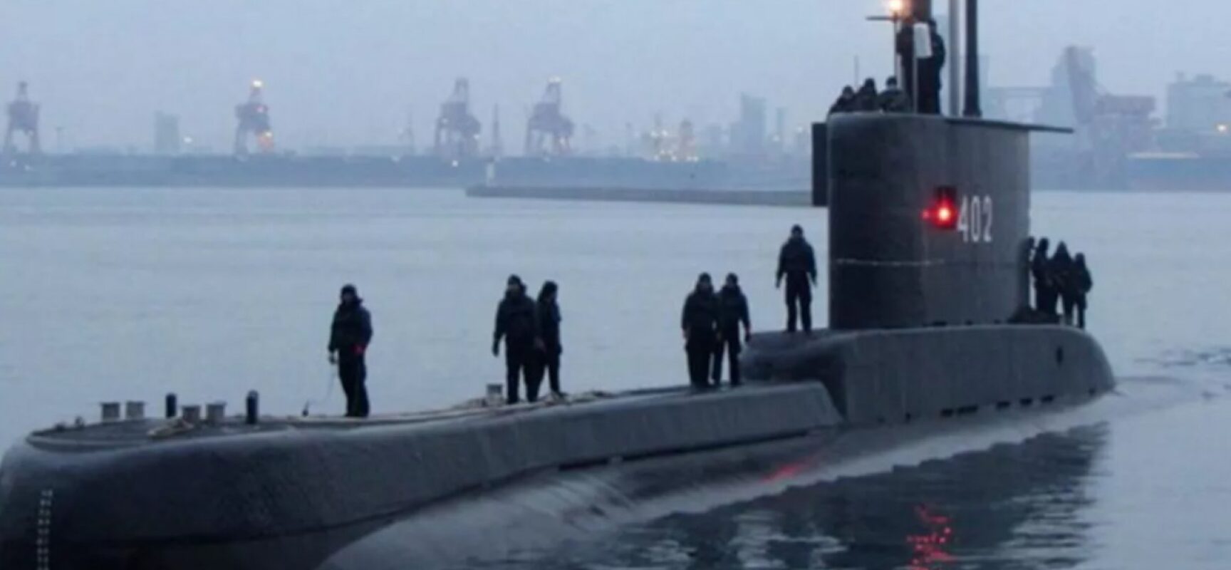 Submarino com 53 tripulantes desaparece na Indonésia