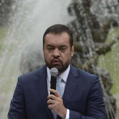Governador descarta motivação política no assassinato de médicos