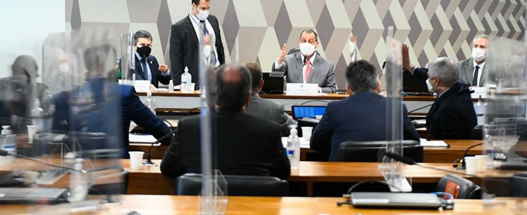 CPI vai ouvir especialistas contra e a favor da cloroquina no tratamento contra covid