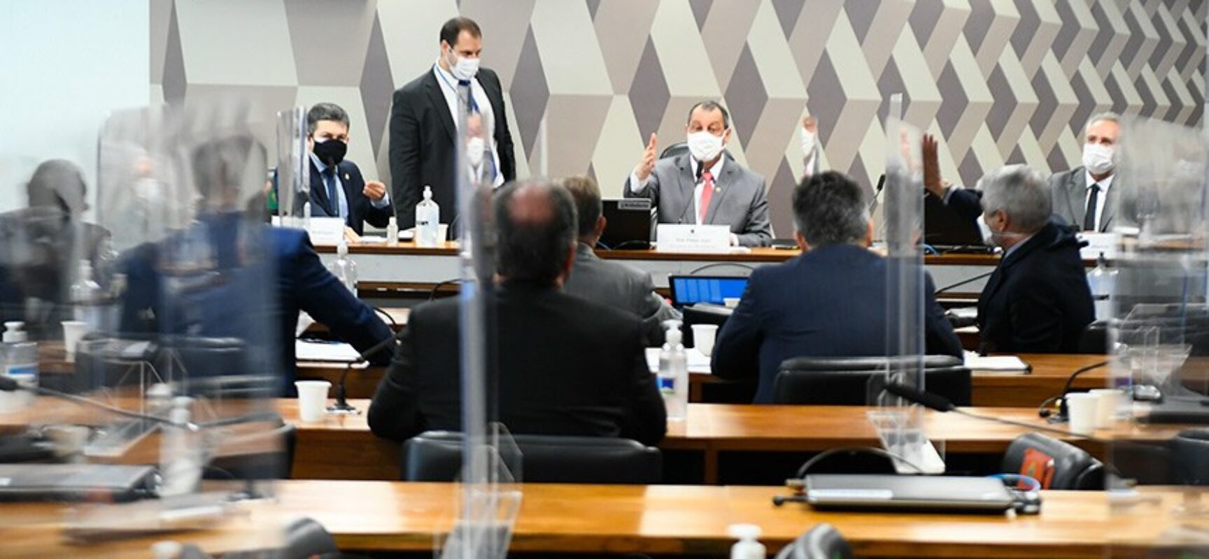 CPI vai ouvir especialistas contra e a favor da cloroquina no tratamento contra covid