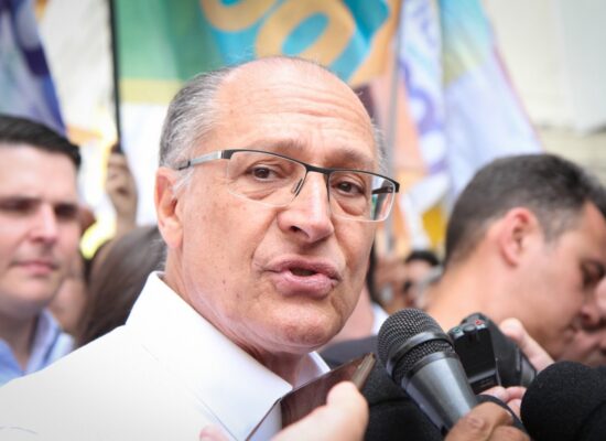 Geraldo Alckmin se desfilia do PSDB e reforça especulações sobre ser vice de Lula