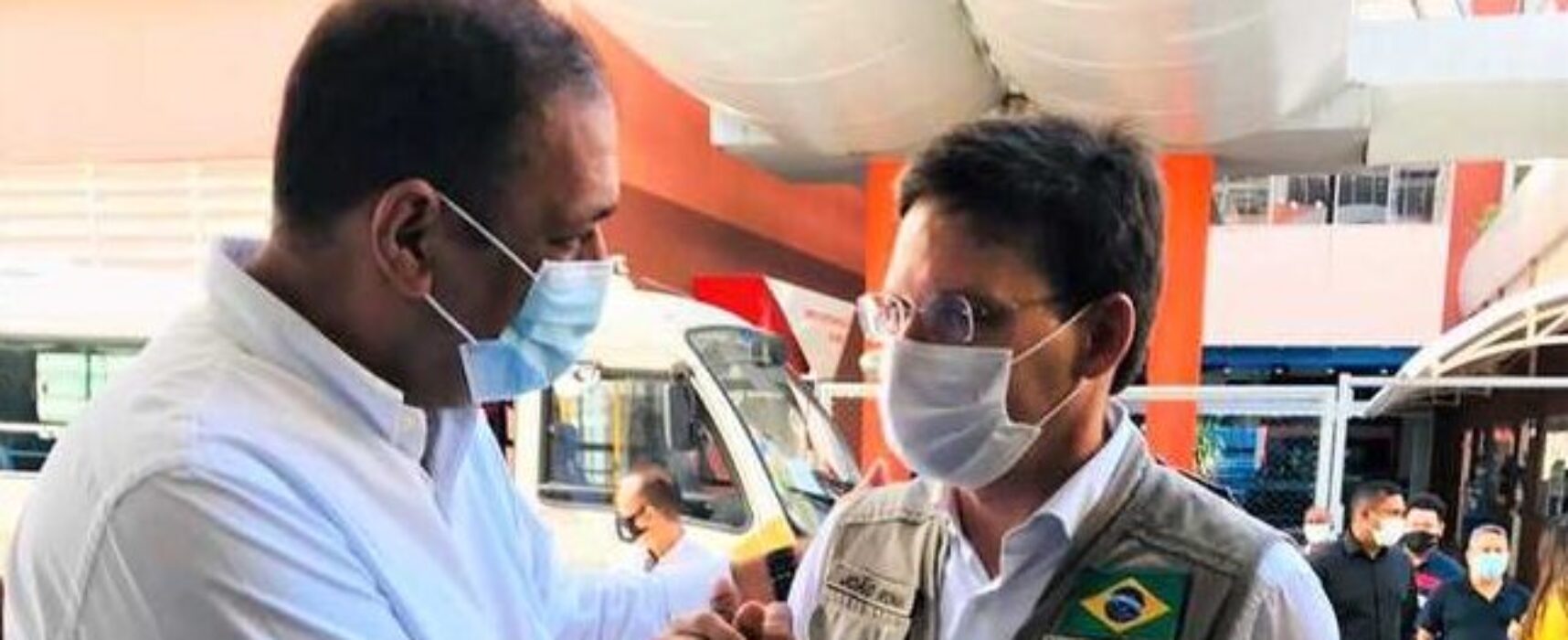 Em Salvador, prefeito recebe micro-ônibus do Ministério da Cidadania para rede socioassistencial