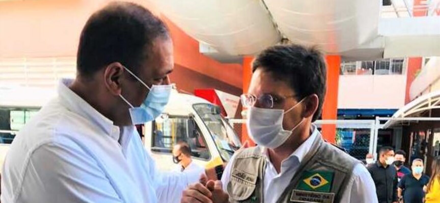 Em Salvador, prefeito recebe micro-ônibus do Ministério da Cidadania para rede socioassistencial