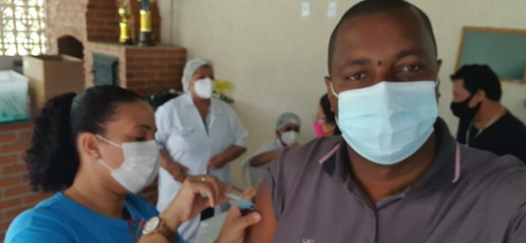 ESCUTA, ex-vice-presidente da Câmara de Ilhéus é vacinado contra o coronavírus