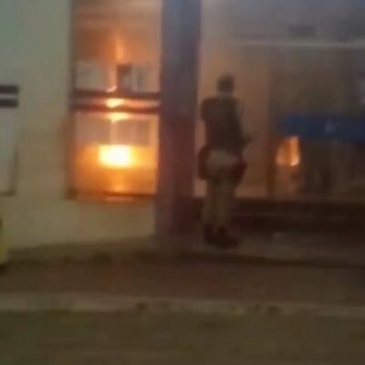 Homem é detido suspeito de incendiar agência bancária por estar passando fome