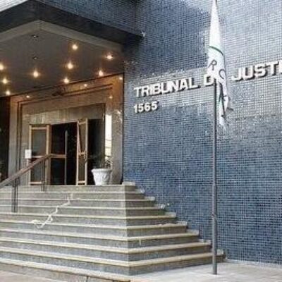 LIBERDADE DE CRÍTICA: Reproduzir notícia de outro veículo não gera danos