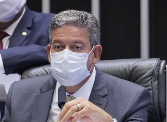 PEC do Estouro deve ser votada na Câmara até a próxima terça, diz Lira