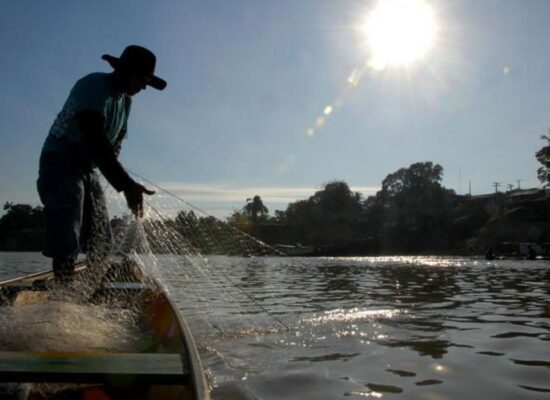 Mais de 30 mil pescadores artesanais estão com registros cancelados