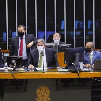 Plenário da Câmara aprova MP que viabiliza privatização da Eletrobras