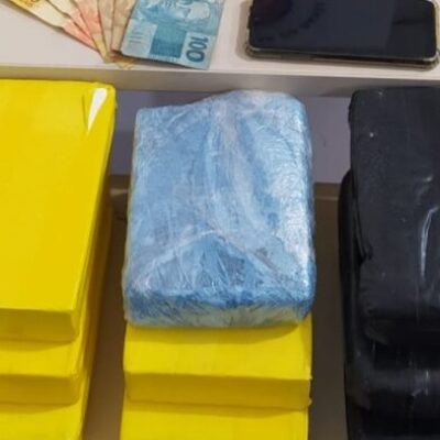 PM apreende cerca de 500 mil em cocaína com três mulheres em Vitória da Conquista