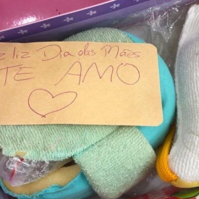 Polícia apreende droga escondida em falso presente de Dia das Mães