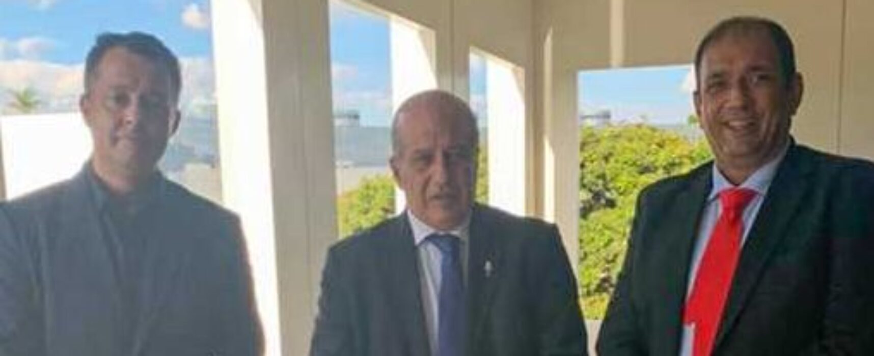 Prefeito Mário Alexandre visita TCU e convida ministro para conhecer Ilhéus