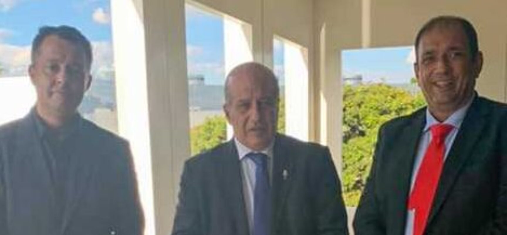 Prefeito Mário Alexandre visita TCU e convida ministro para conhecer Ilhéus