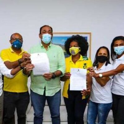 Prefeito sanciona leis que valorizam os Agentes comunitários de Saúde e de combate de endemias