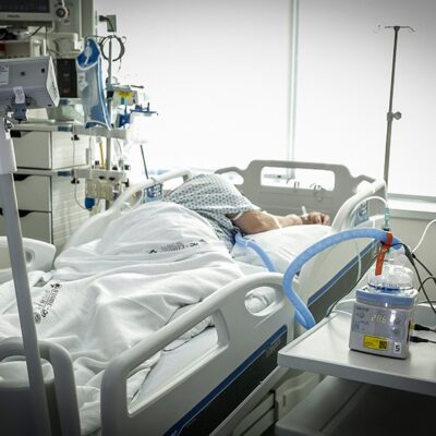 Projeto torna crime prescrever remédios sem comprovação científica