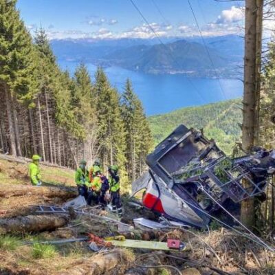 Queda de teleférico deixa ao menos 12 mortos na Itália