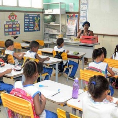 Salvador está fora do decreto estadual e mantém volta às aulas