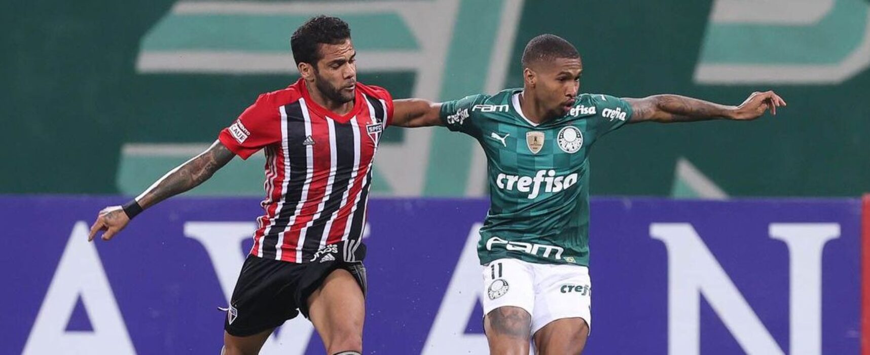 Sotaque estrangeiro marca final estadual entre Palmeiras e São Paulo
